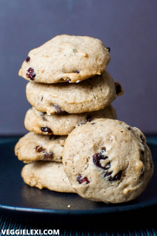 Delicious chocolate cranberry cookies! These vegan and gluten free cookies are made with buckwheat flour and are a healthy way to satisfy your sweet tooth. - by Veggie Lexi