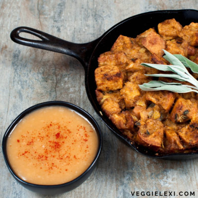 5 Minute Vegan and Gluten Free Gravy - Made with Vegetable Bouillon and Oat Flour - by Veggie Lexi