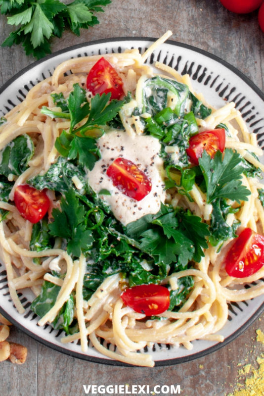 Try this delicious creamy vegan pasta sauce! With only 4 ingredients, and a walnut base instead of the usual cashew base, it's budget friendly and super simple. #veggielexi #veganrecipes #pasta #vegandinner - by Veggie Lexi