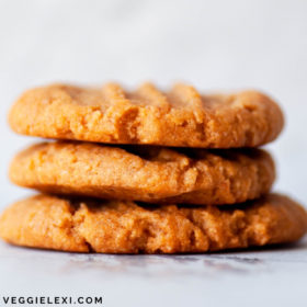 The best ever peanut butter cookies! Made in a small batch with oat flour. They're gluten free and vegan and completely delicious! - by Veggie Lexi