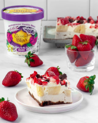 Vegan banana split ice cream bars #veggielexi #ad